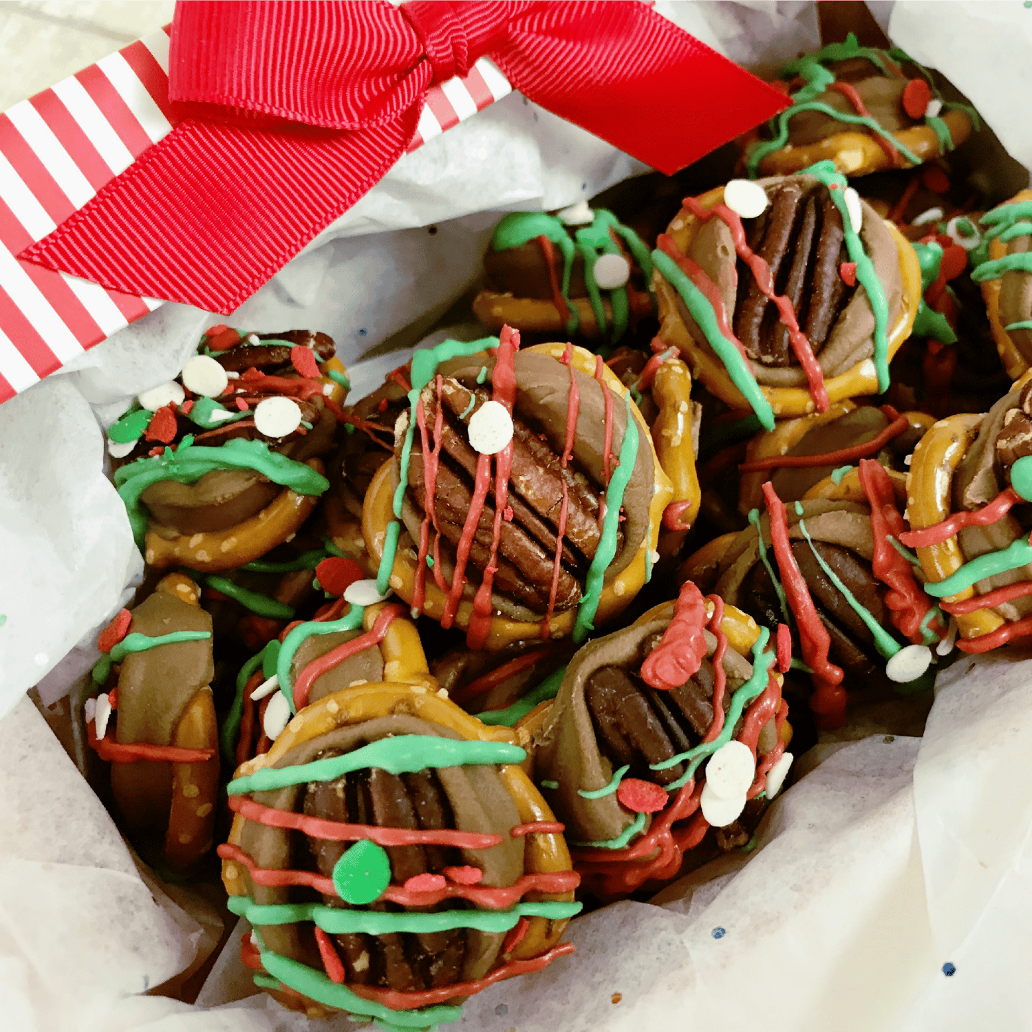 Santa’s Favorite Cookies – Festive Pretzel Turtles