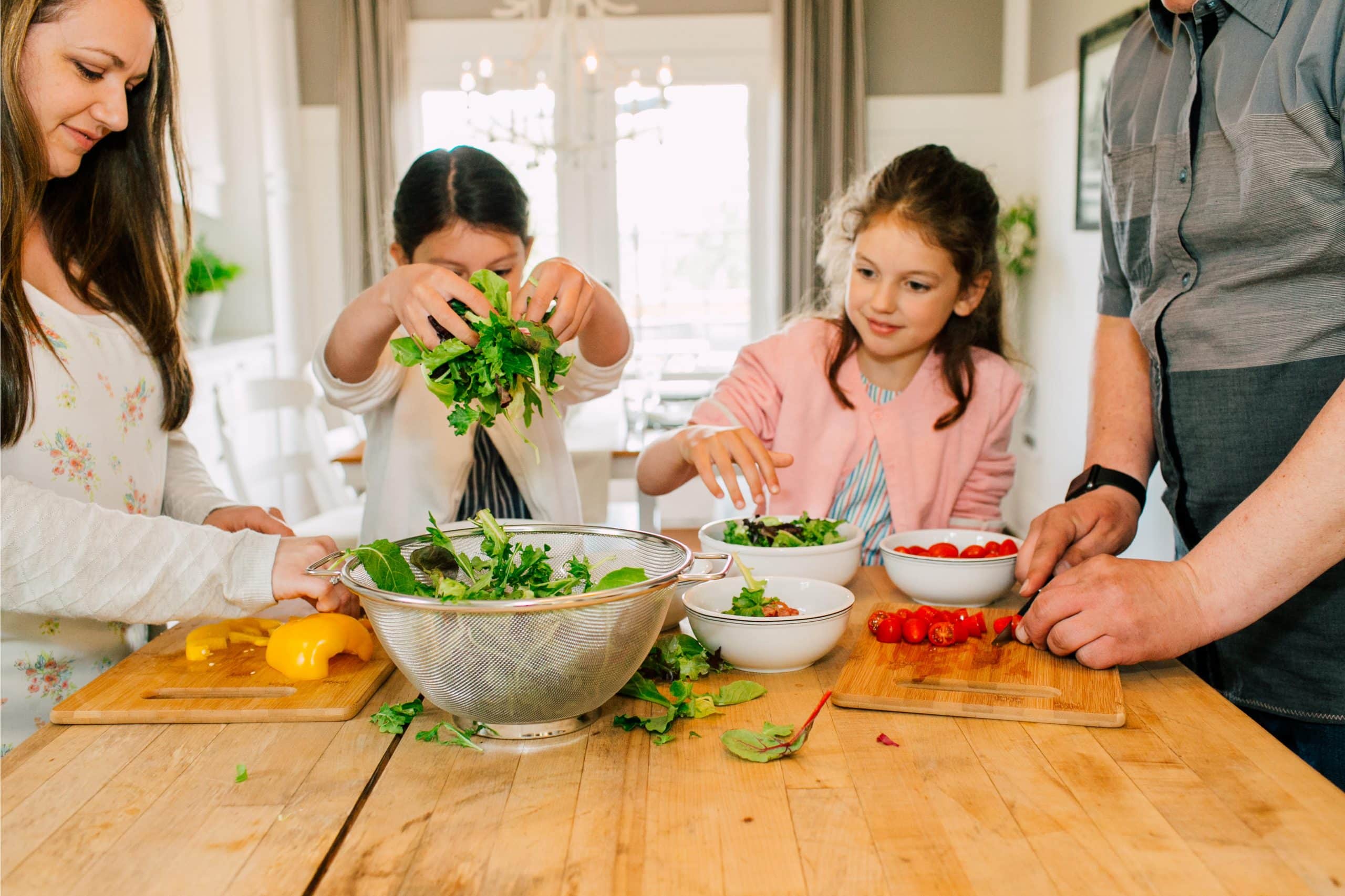 10 Tips for Making Dinner Easier for Busy Moms