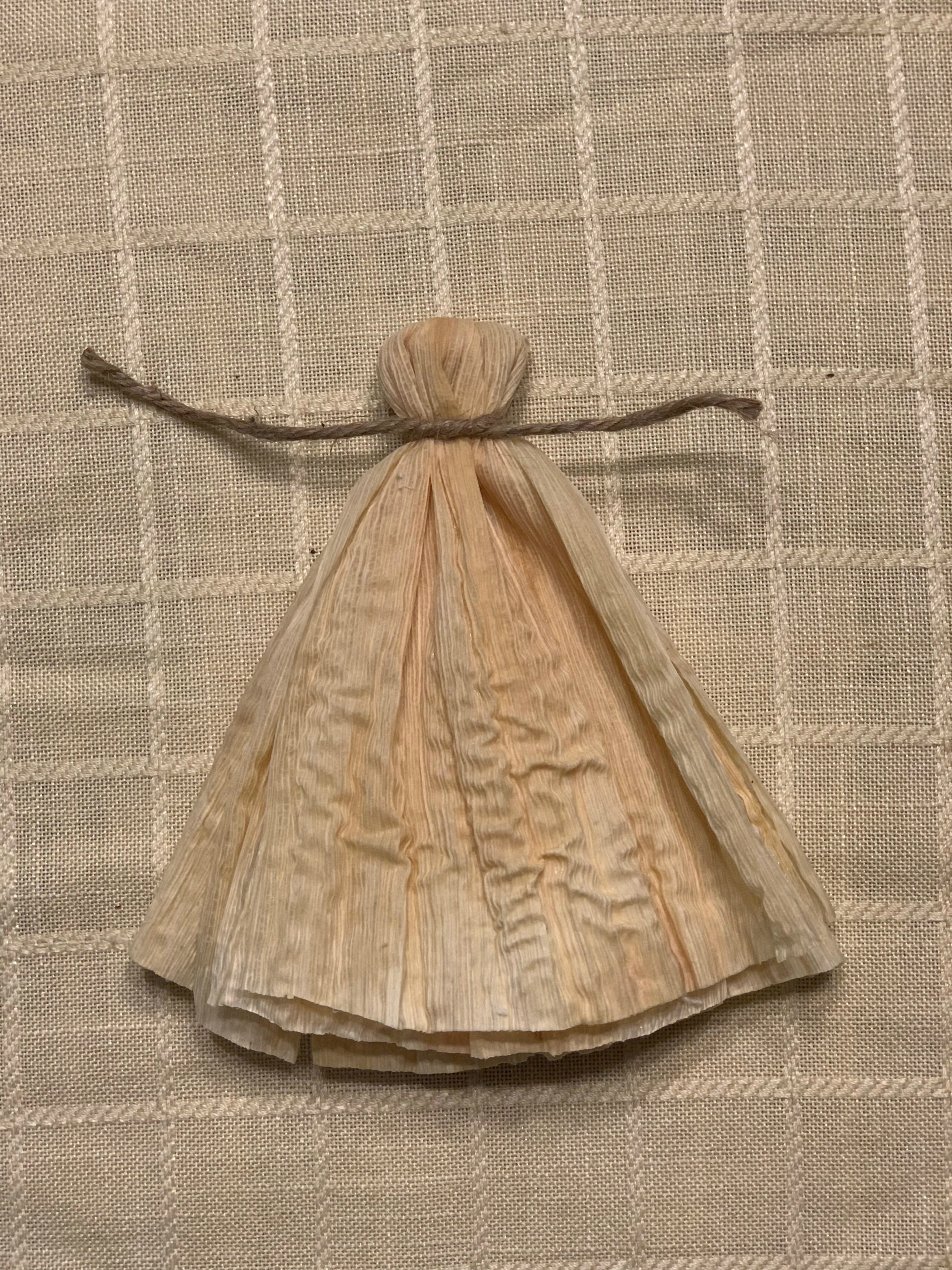 How to make corn husk dolls - Gift of Curiosity